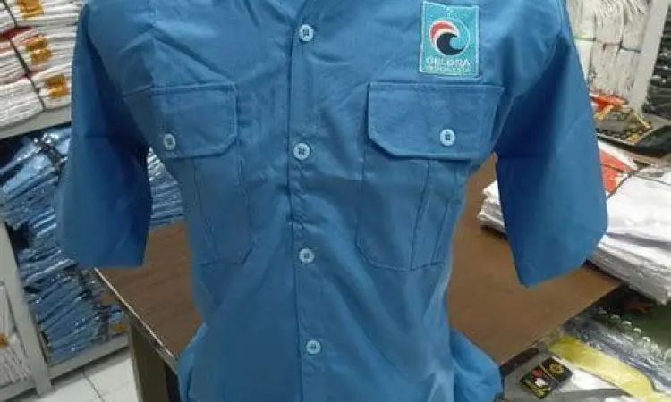 Produksi Baju Kampanye Proses produksi kemeja kampanye biru