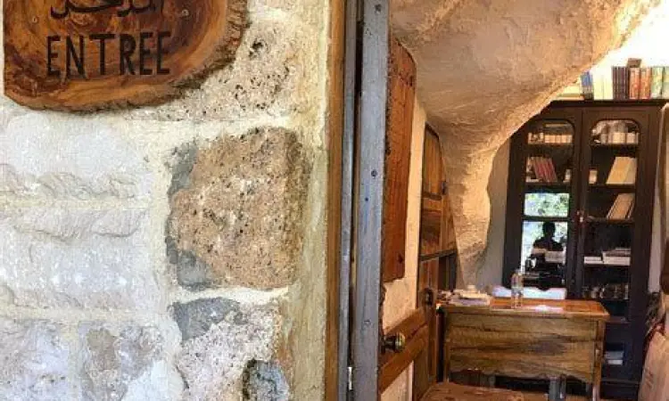 Museum Kahlil Gibran Museum Kahlil Gibran di Lebanon tempat menyimpan karya aslinya