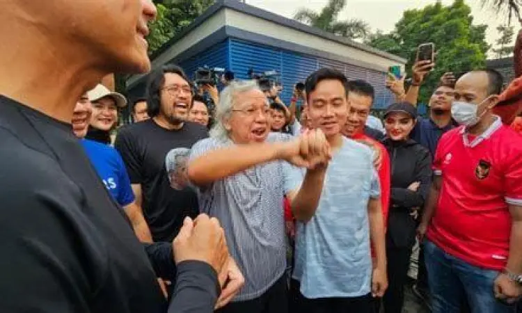 Gibran Panda Nababan Gibran Rakabuming Raka merespons kritik Panda Nababan