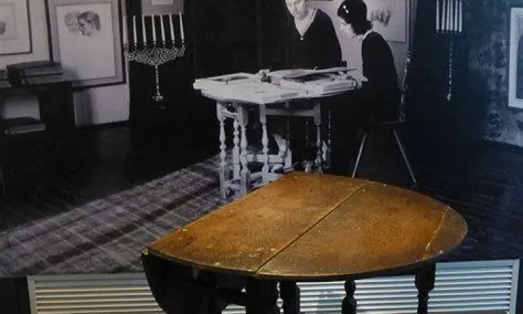 Ruang kerja Kahlil Gibran yang penuh inspirasi