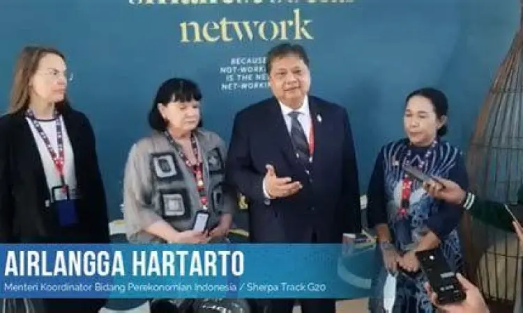 Airlangga Hartarto di Jakarta Airlangga Hartarto memberikan keterangan pers tentang Pilpres 2024