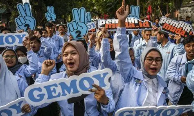 Pendukung muda Prabowo Gibran di acara kampanye kreatif