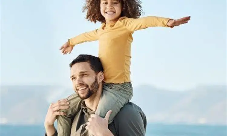 Kebebasan Anak dalam Pengasuhan Anak bermain bebas di alam terbuka