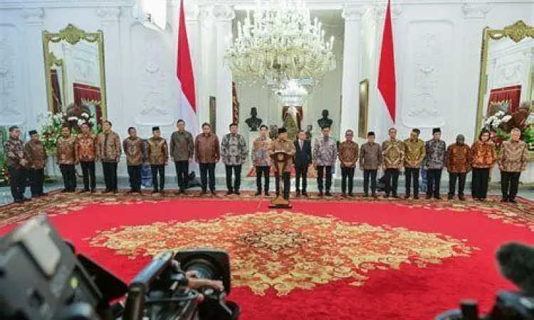 Presiden Prabowo Subianto memberikan arahan kepada kabinet