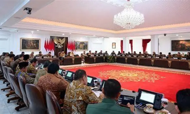 Rapat Kabinet Rapat perdana kabinet merah putih
