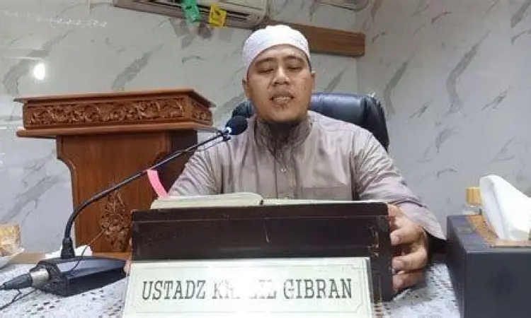 Dakwah Digital Ustadz Khalil Gibran Gaya dakwah visual Ustadz Khalil Gibran di platform digital