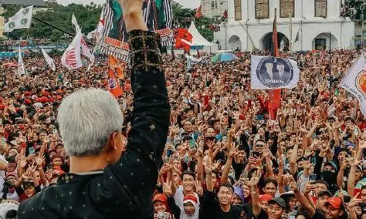 Ganjar Pranowo Kampanye Ganjar Pranowo berinteraksi dengan warga