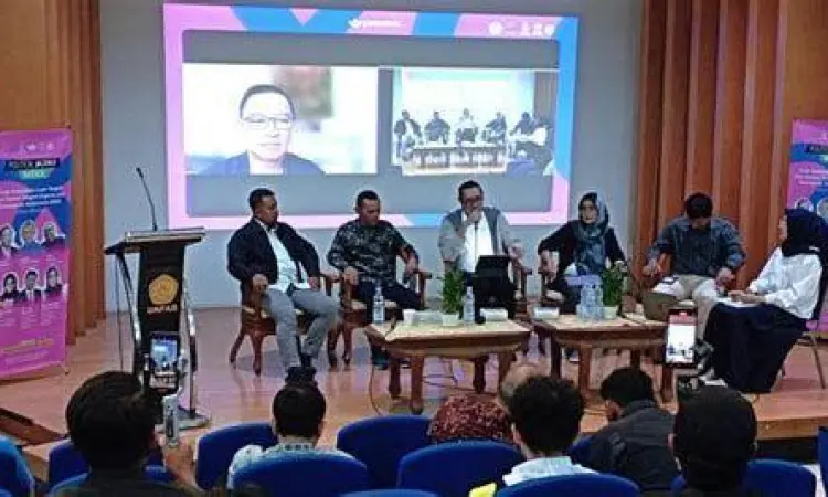 Tantangan Demokrasi Diskusi panel mengenai demokrasi Indonesia