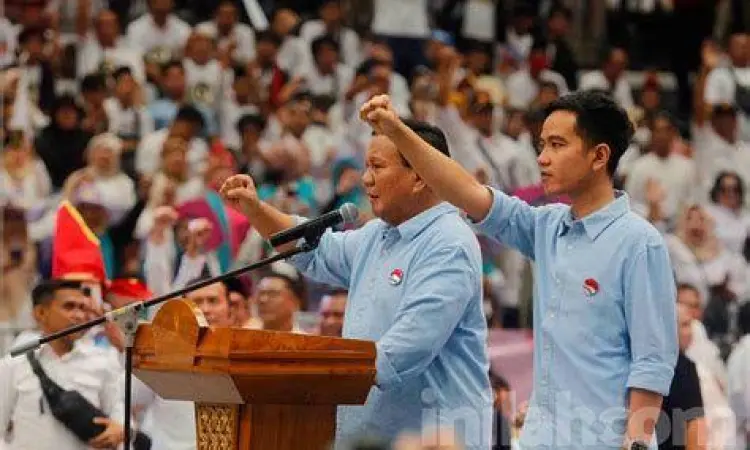 Interaksi Prabowo Gibran Interaksi Prabowo dan Gibran dalam format gambar tajam