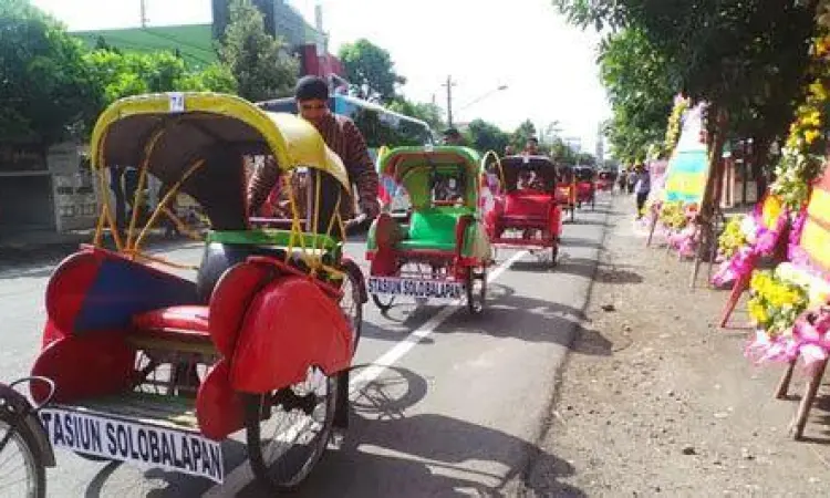 Becak hias tamu pernikahan Gibran dan Selvi