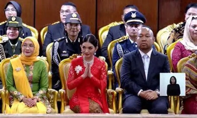 Kegiatan Publik Gibran Selvi Selvi Ananda mendampingi Gibran Rakabuming Raka dalam tugas kenegaraan