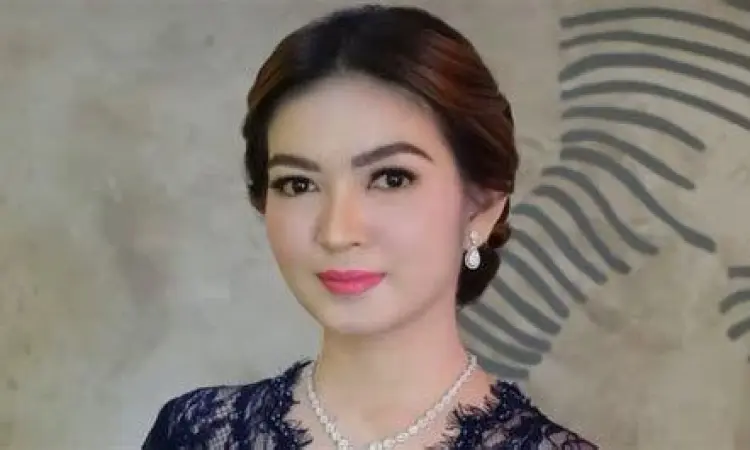 Paes Solo Selvi Ananda Riasan Paes Solo Selvi Ananda