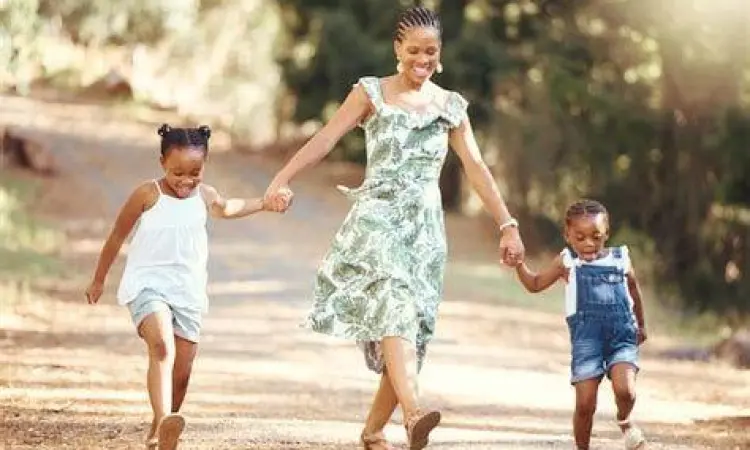 Interaksi orang tua dan anak di alam