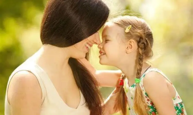 Harmoni Parenting Orang tua dan anak berinteraksi di alam terbuka