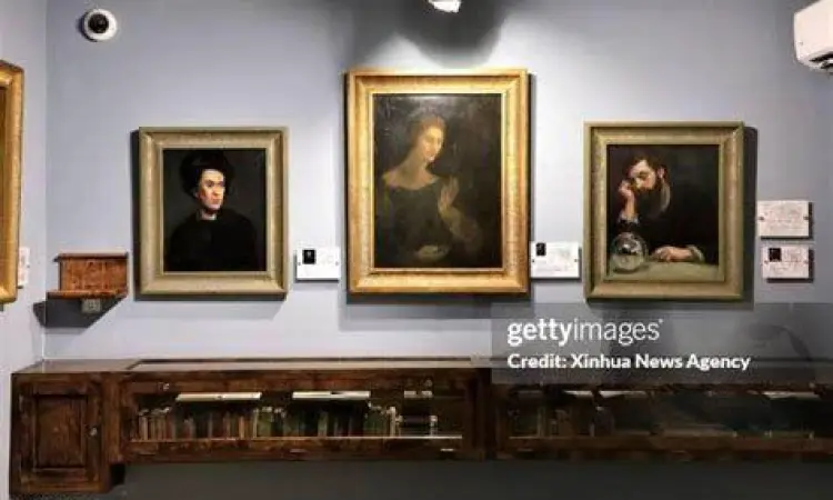 Karya lukisan asli di Museum Gibran Bsharri