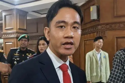 Gibran Rakabuming Raka Bekerja Nyata Gibran Rakabuming Raka saat bertugas sebagai Wali Kota Solo