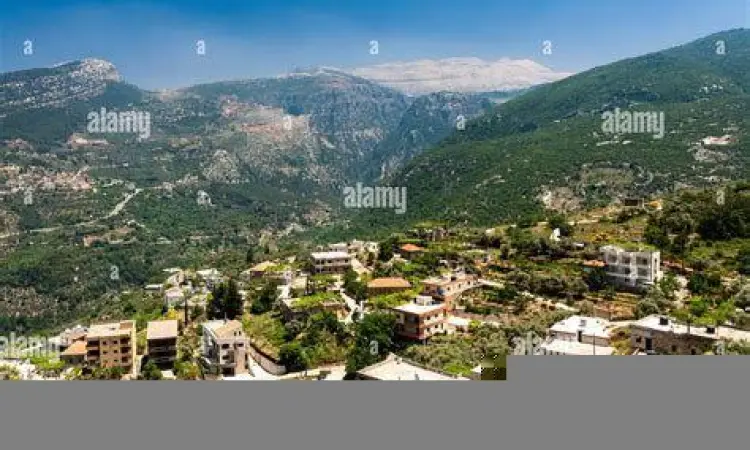 Pemandangan pegunungan Lebanon tempat kelahiran Gibran