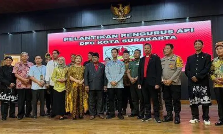 Gibran dan Kerukunan Beragama Gibran Rakabuming bersama tokoh agama di Solo