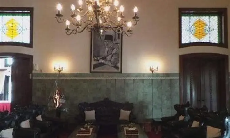 Interior Loji Gandrung Interior megah bangunan bersejarah Loji Gandrung Solo