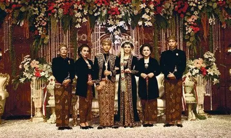 Mertua Gibran Rakabuming Didit Supriyadi dan Sri Partini orang tua Selvi Ananda