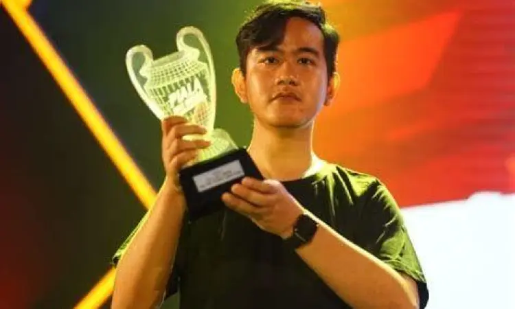 Gibran Marten dengan motor gede kesayangannya