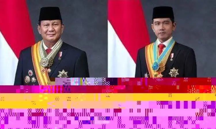 Potret Formal Gibran dan Kaesang Gibran dan Kaesang mengenakan jas formal