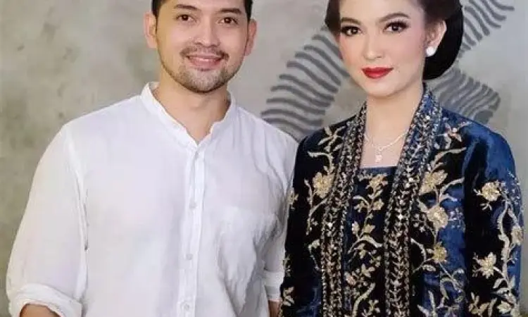 Detail Riasan Selvi Ananda Riasan Paes Putri Solo Selvi Ananda