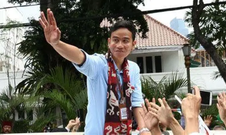 Interaksi Digital Gibran Rakabuming Gibran Rakabuming berinteraksi dengan netizen di instagram