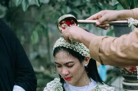 Tradisi Siraman Prosesi siraman adat Jawa