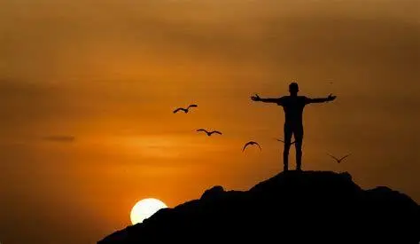 Simbol Melepaskan dengan Ikhlas Ilustrasi kebebasan dan melepaskan cinta