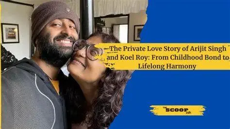 Cinta dalam Privasi Pasangan sedang berjalan di hutan tanpa gangguan gadget