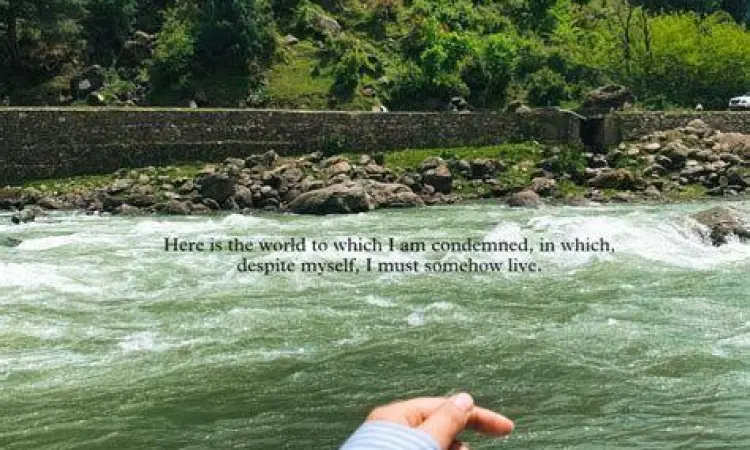 Pemandangan alam yang melambangkan kebebasan dalam cinta