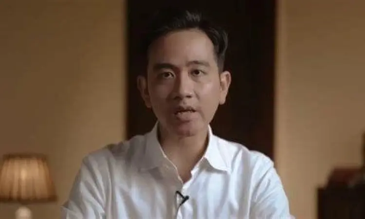 Gibran dan Pemuda Gibran bersama generasi muda Indonesia