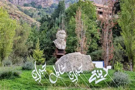 Tanah Kelahiran Kahlil Gibran Pemandangan desa Bsharri Lebanon tempat lahir Kahlil Gibran